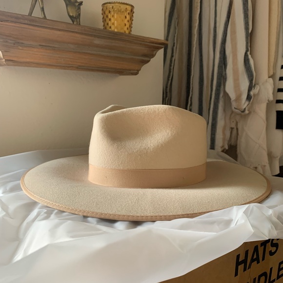 M- Lack of Color- Ivory Rancher - Picture 2 of 5